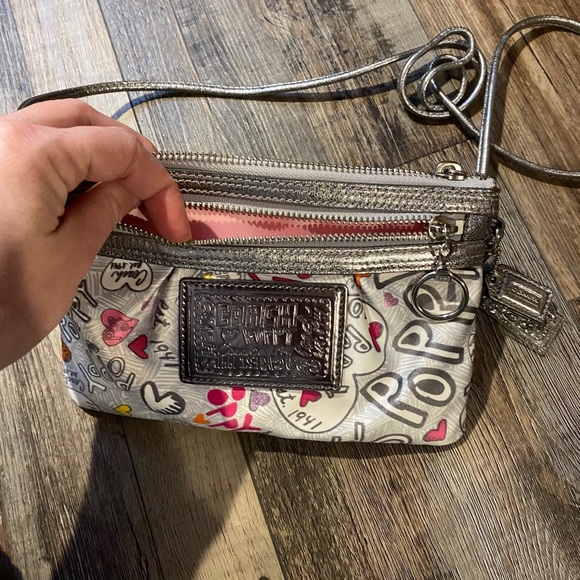 Authentic coach satchel - Picture 2 of 4